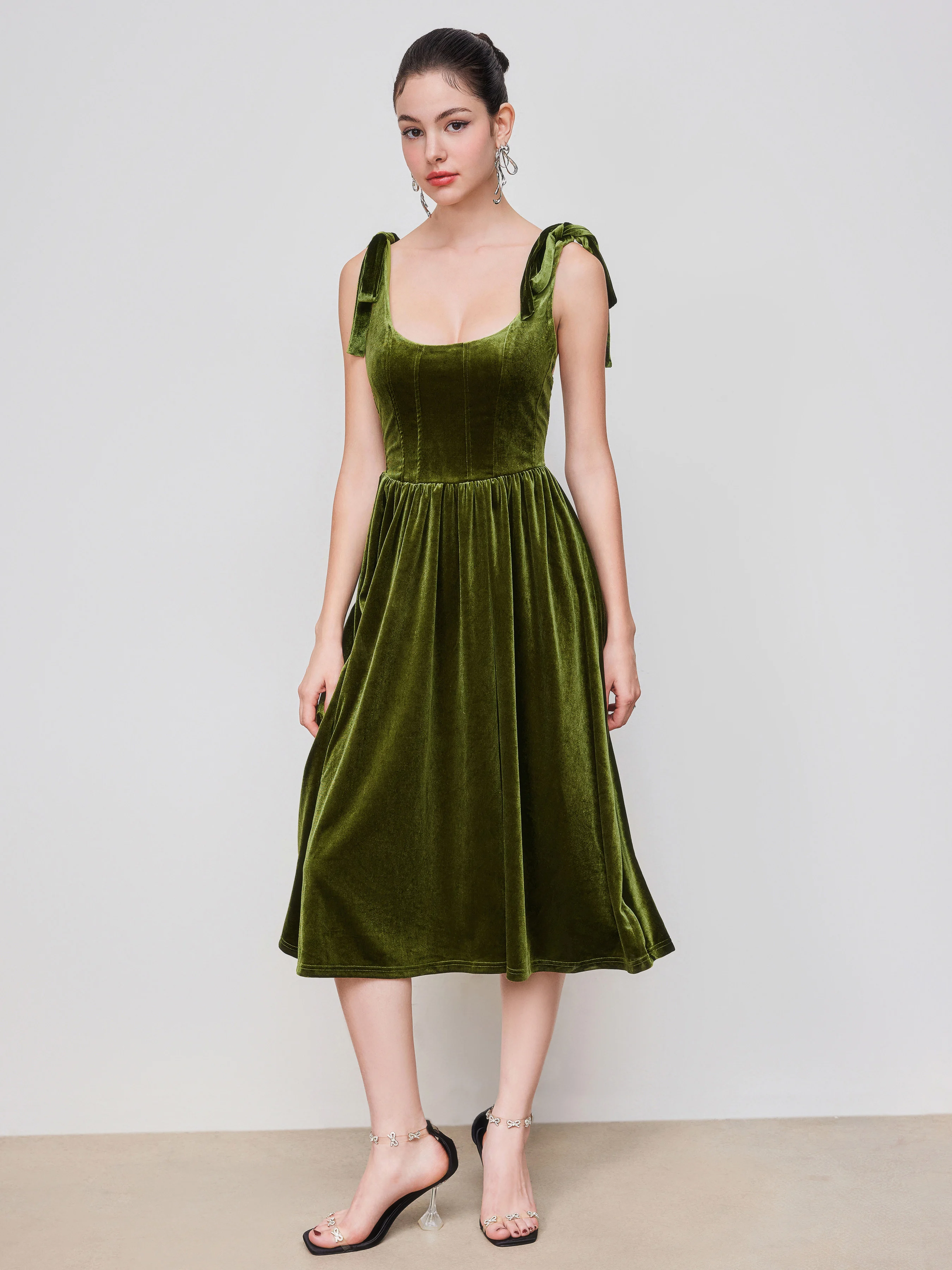 Velvet Scoop Neckline Solid Knotted Midi Dress