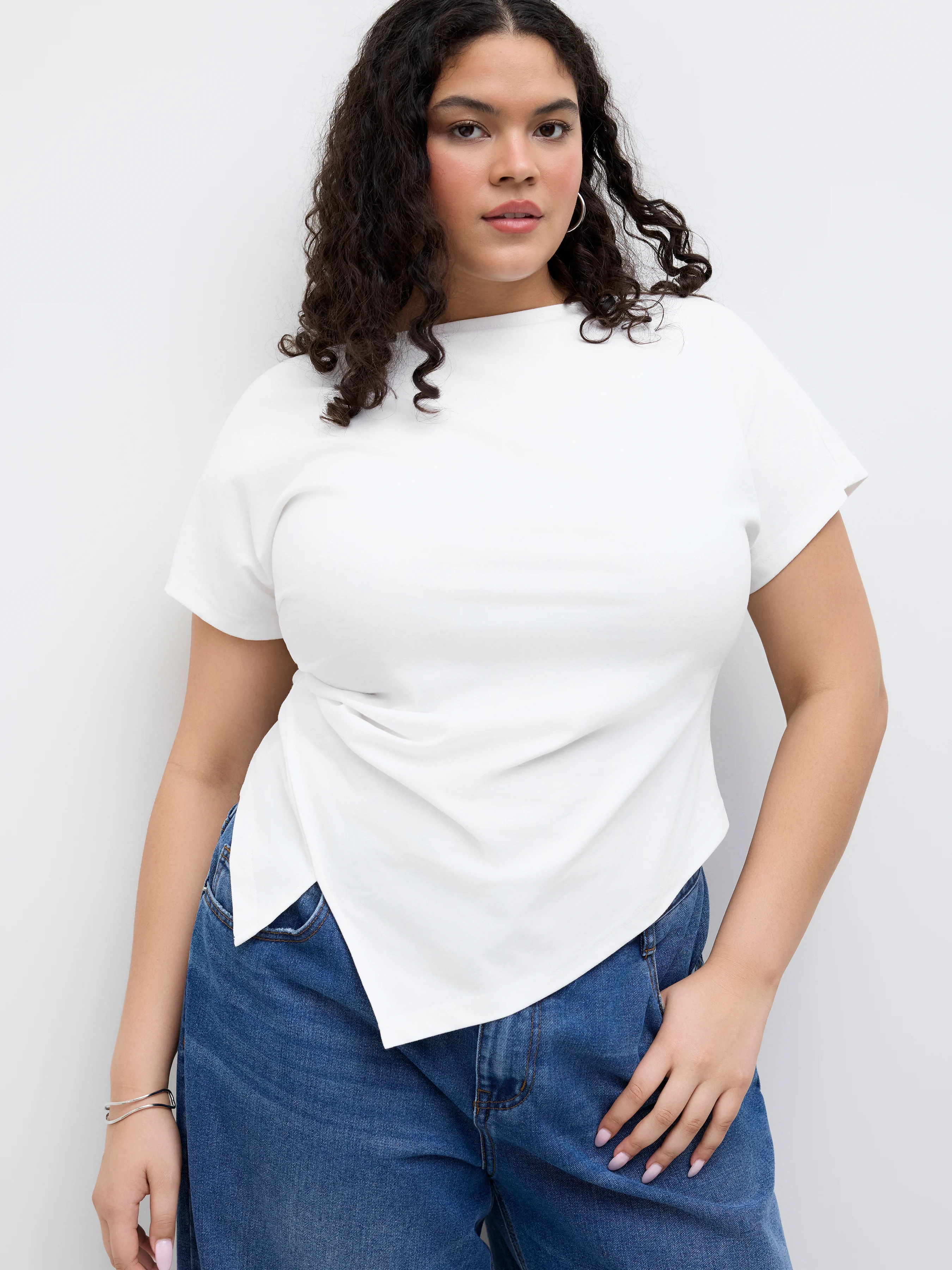 Cotton-blend Boat Neck Ruched Asymmetrical Hem Tee Curve & Plus