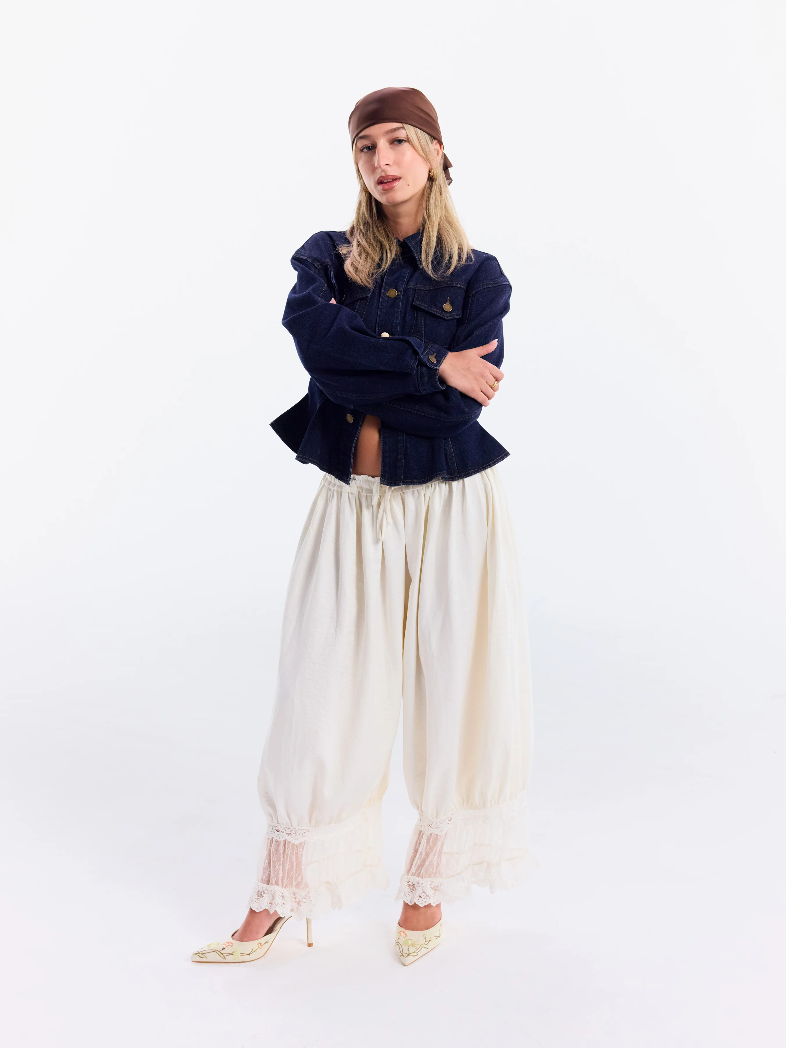 Mid Rise Lace Patched Drawstring Cropped Bloomer Pants