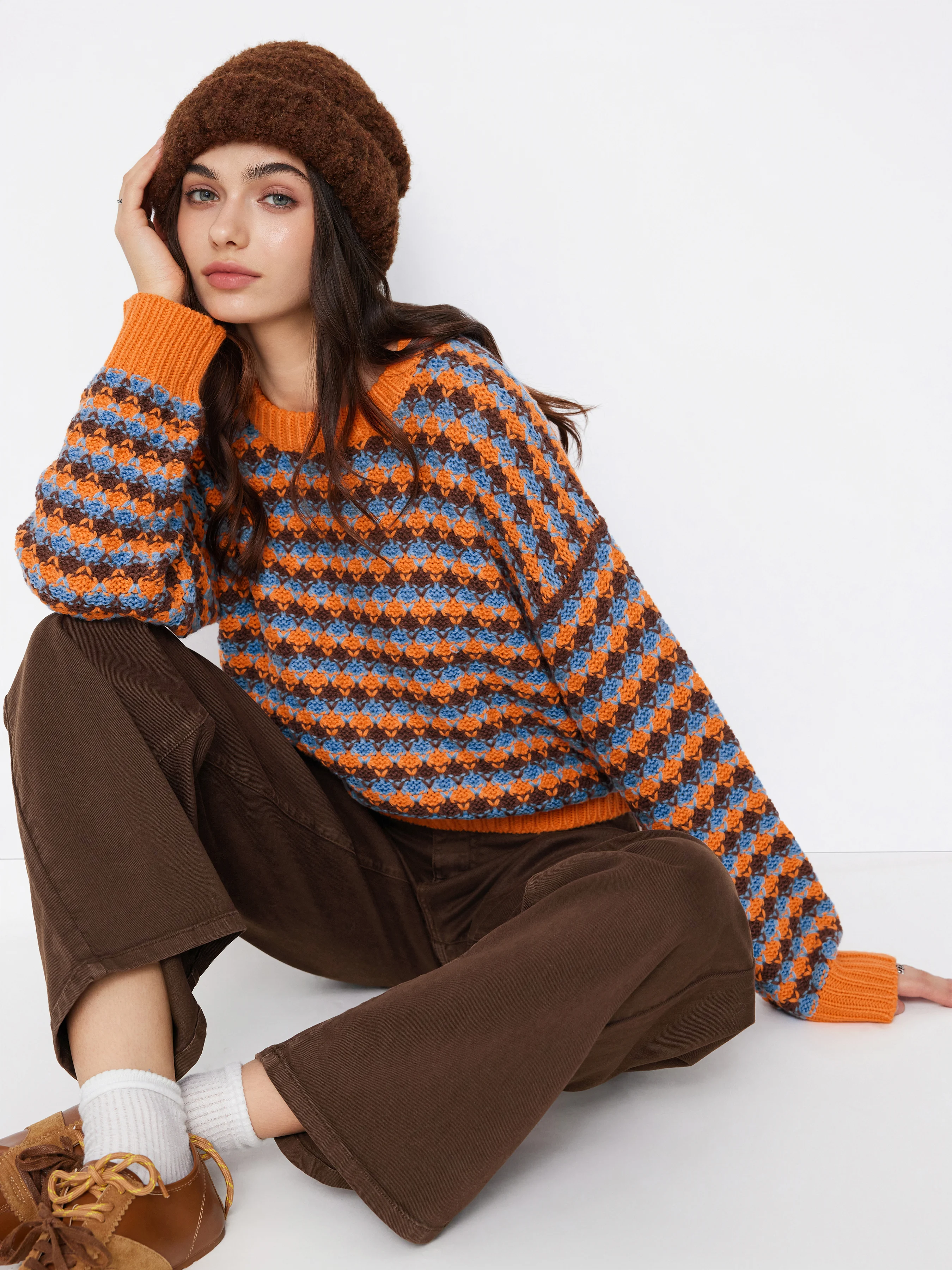 Knit Geometric Contrasting Binding Oversized Top