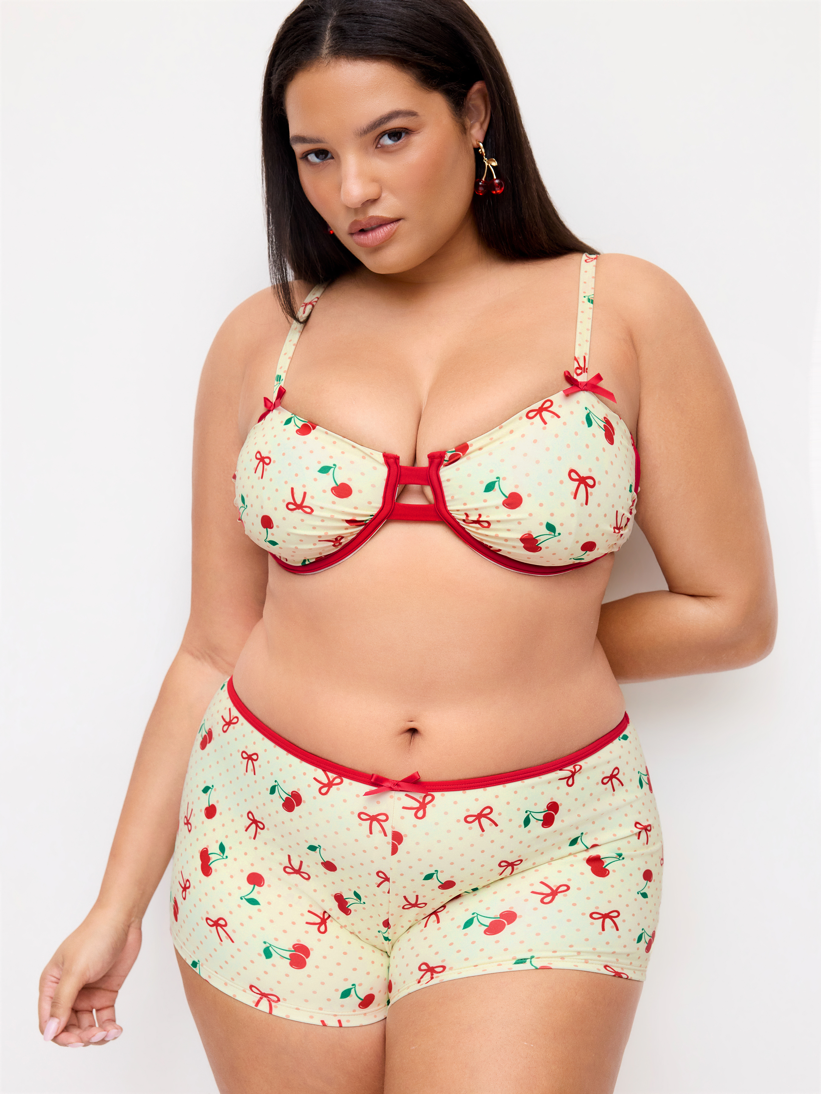 Fruit Graphic Sweetheart Contrasting Binding Underwire Top & Mid Rise Shorts Bikini Set Curve & Plus