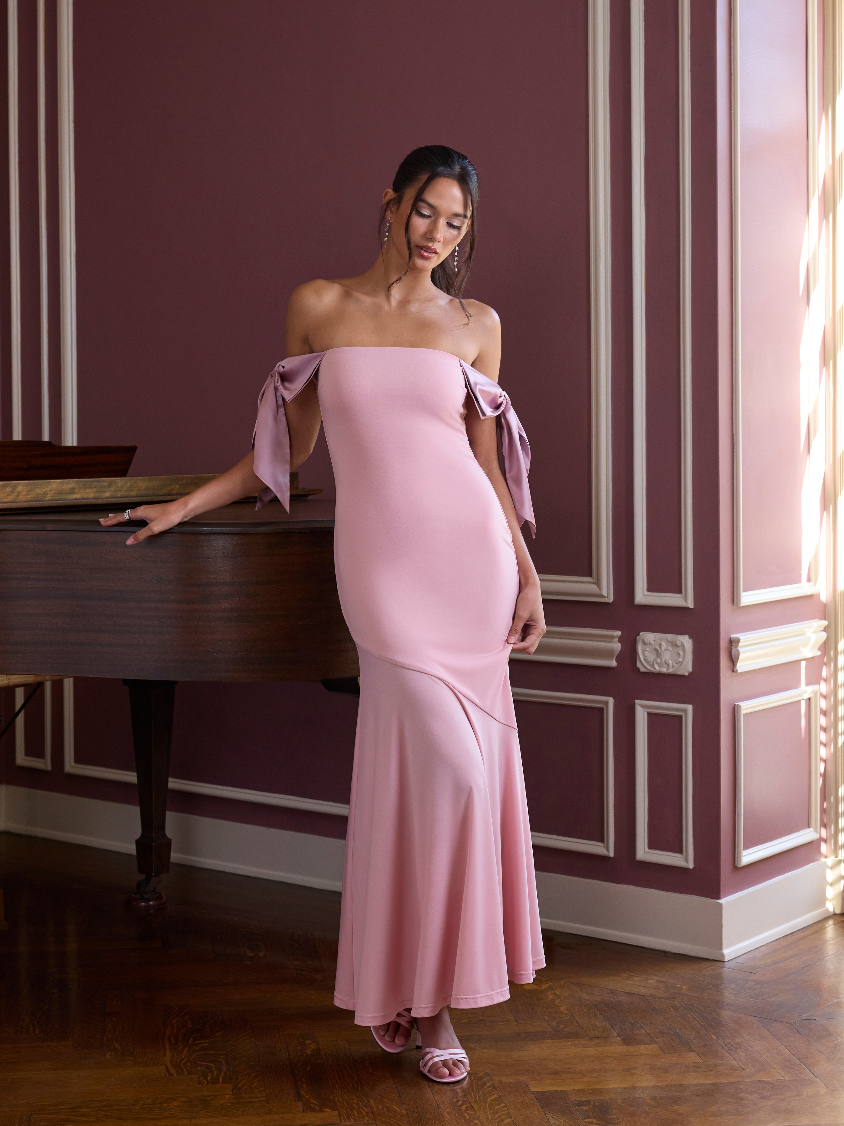 Off-Shoulder Bowknot Mermaid Maxi Dress