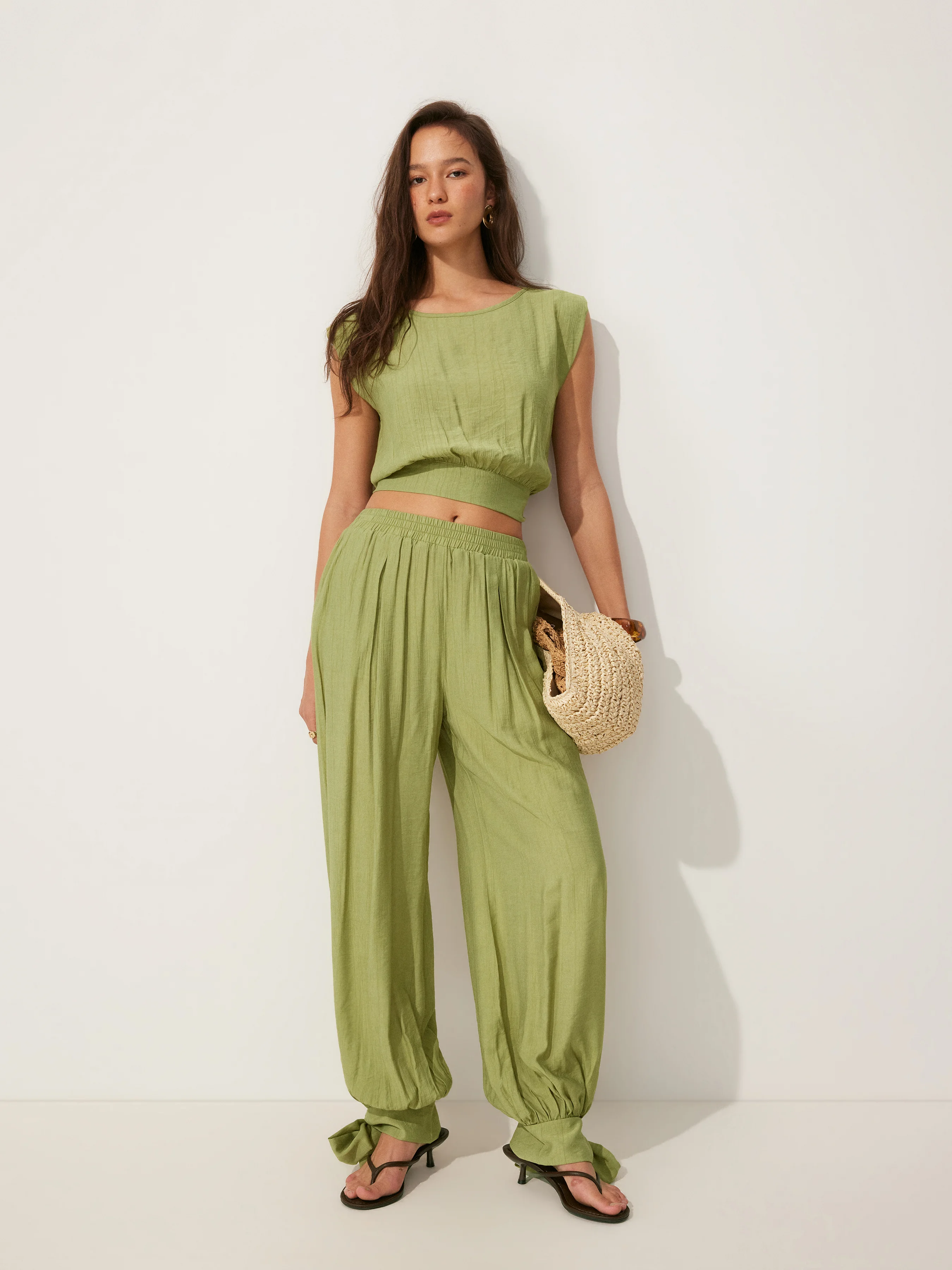 Textured Boat Neck Cut Out Knotted Top & Mid Rise Jogger Pants Set