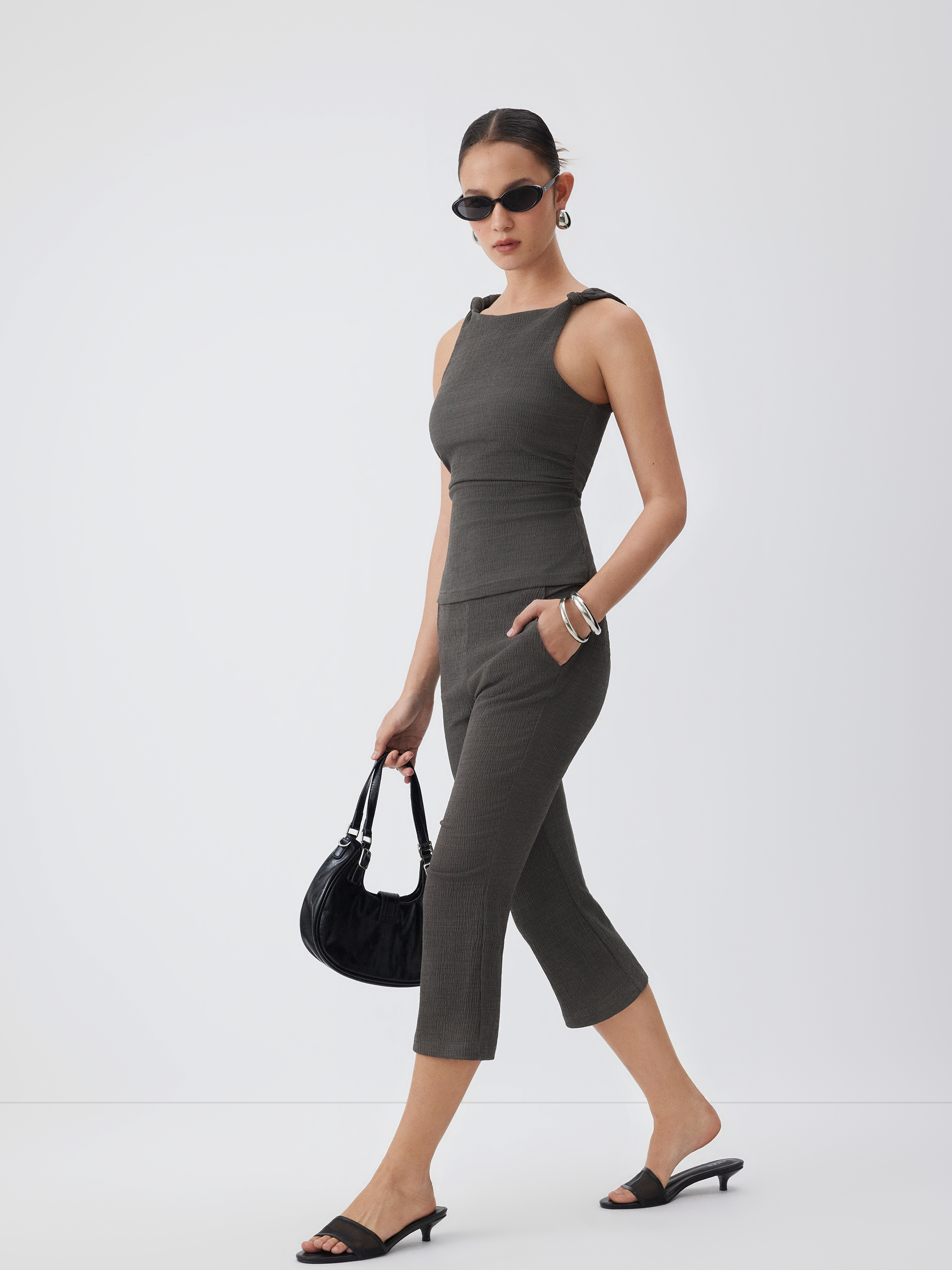 Textured Boat Neck Knotted Ruched Top & Mid Rise Capri Pants Set