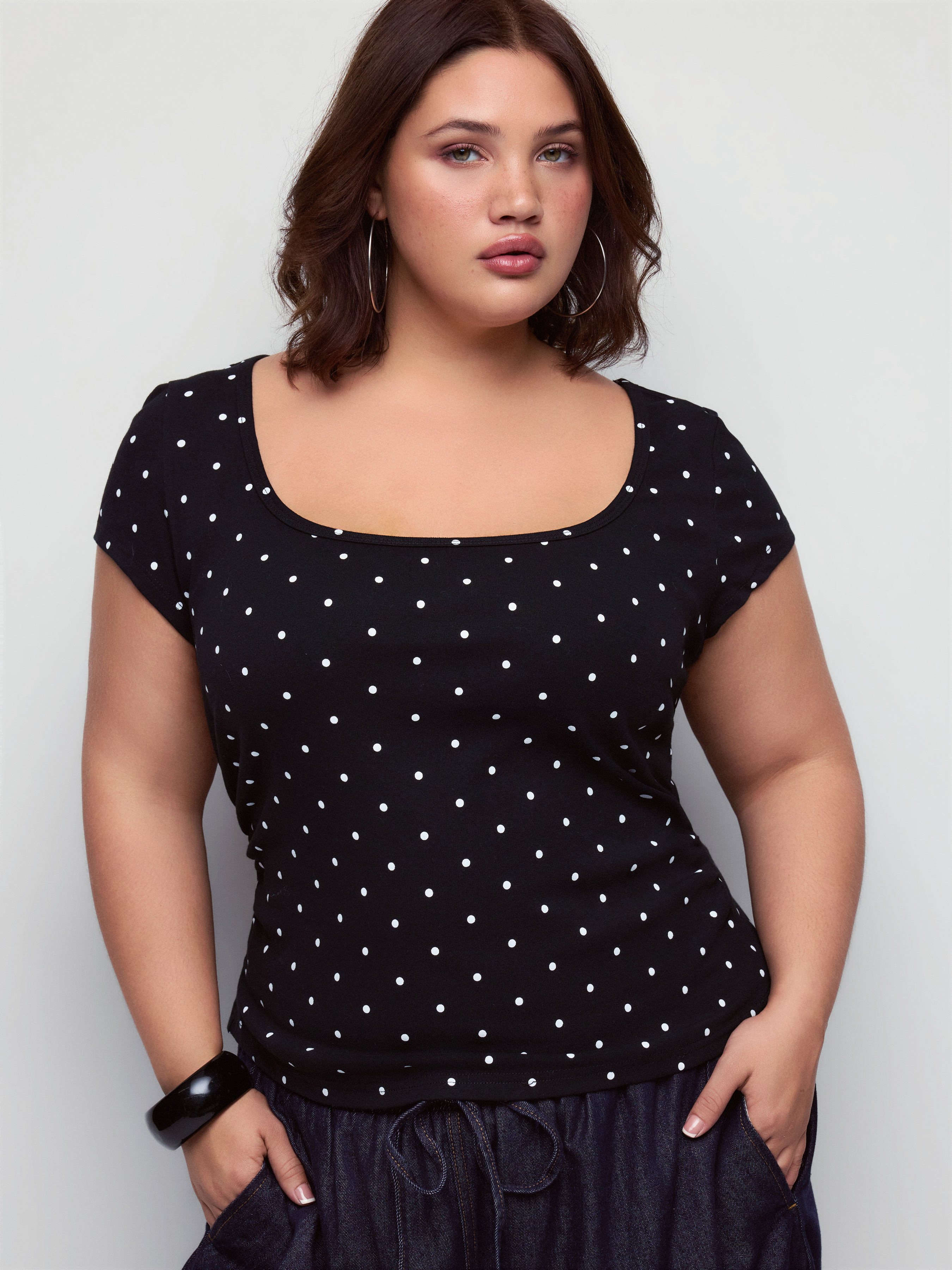 Scoop Neckline Ruched Cap Sleeve Top Curve & Plus