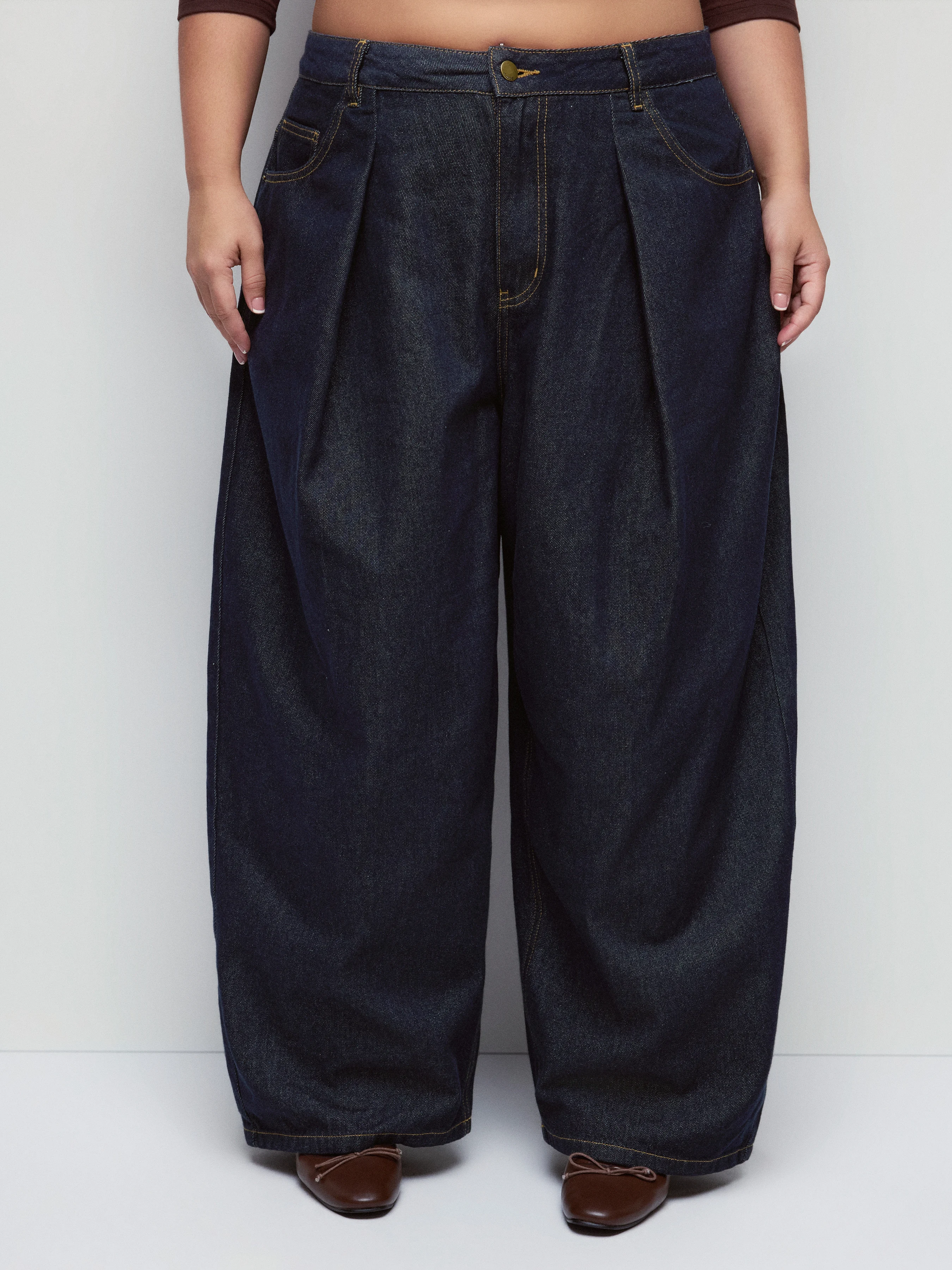 Denim Low Rise Metal Detail Barrel-leg Jeans Curve & Plus