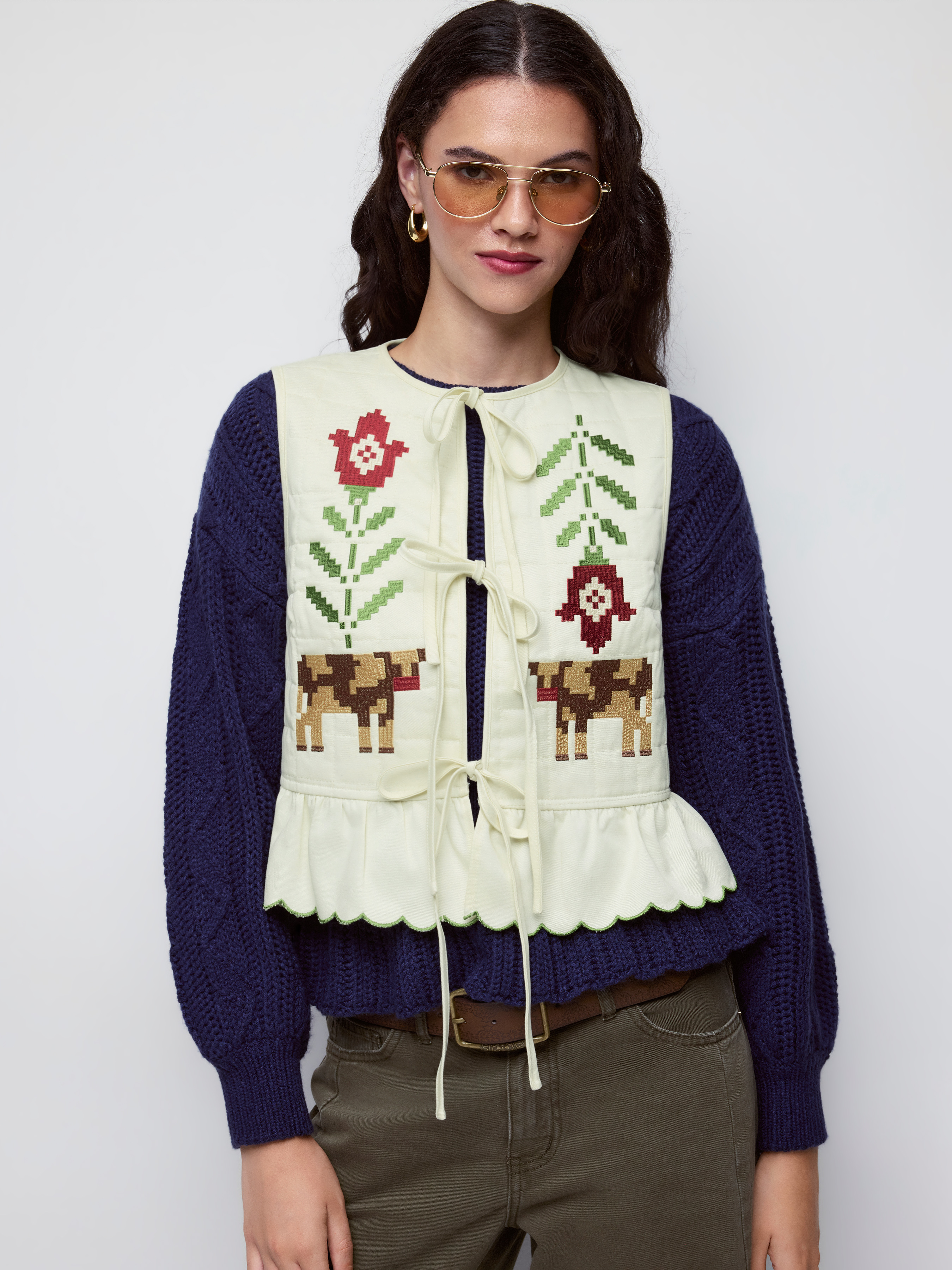 Cotton-blend Cow & Floral Graphic Applique Tie Front Bow Scalloped Hem Vest