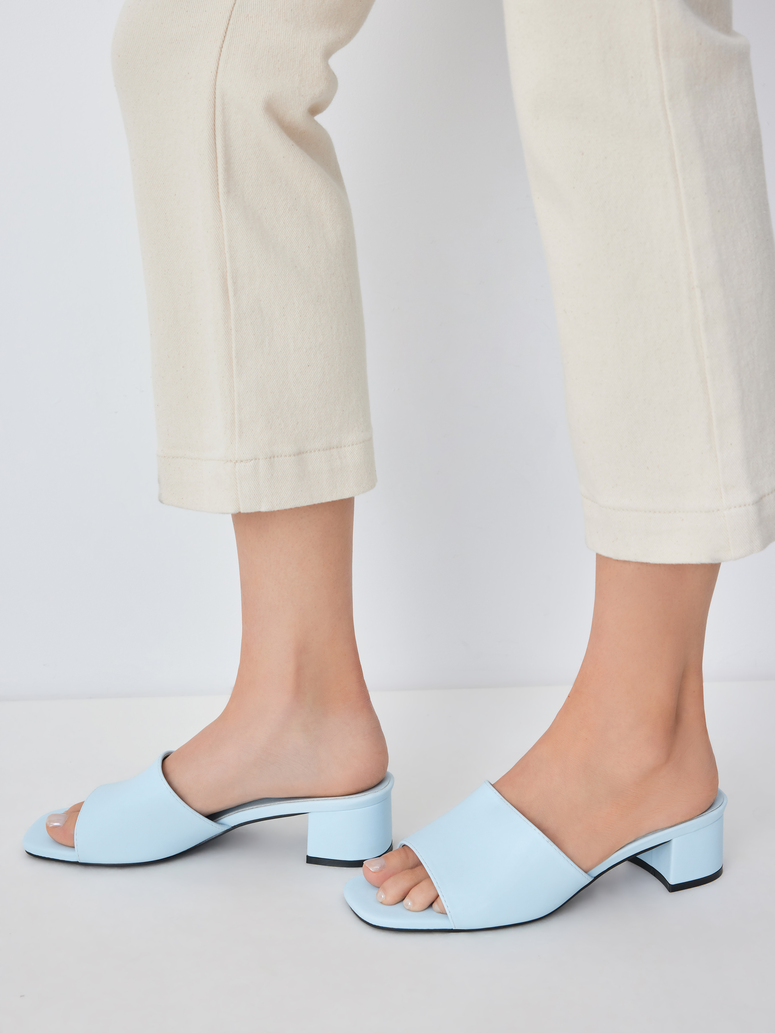 SQUARE TOE CHUNKY HEELED SANDALS