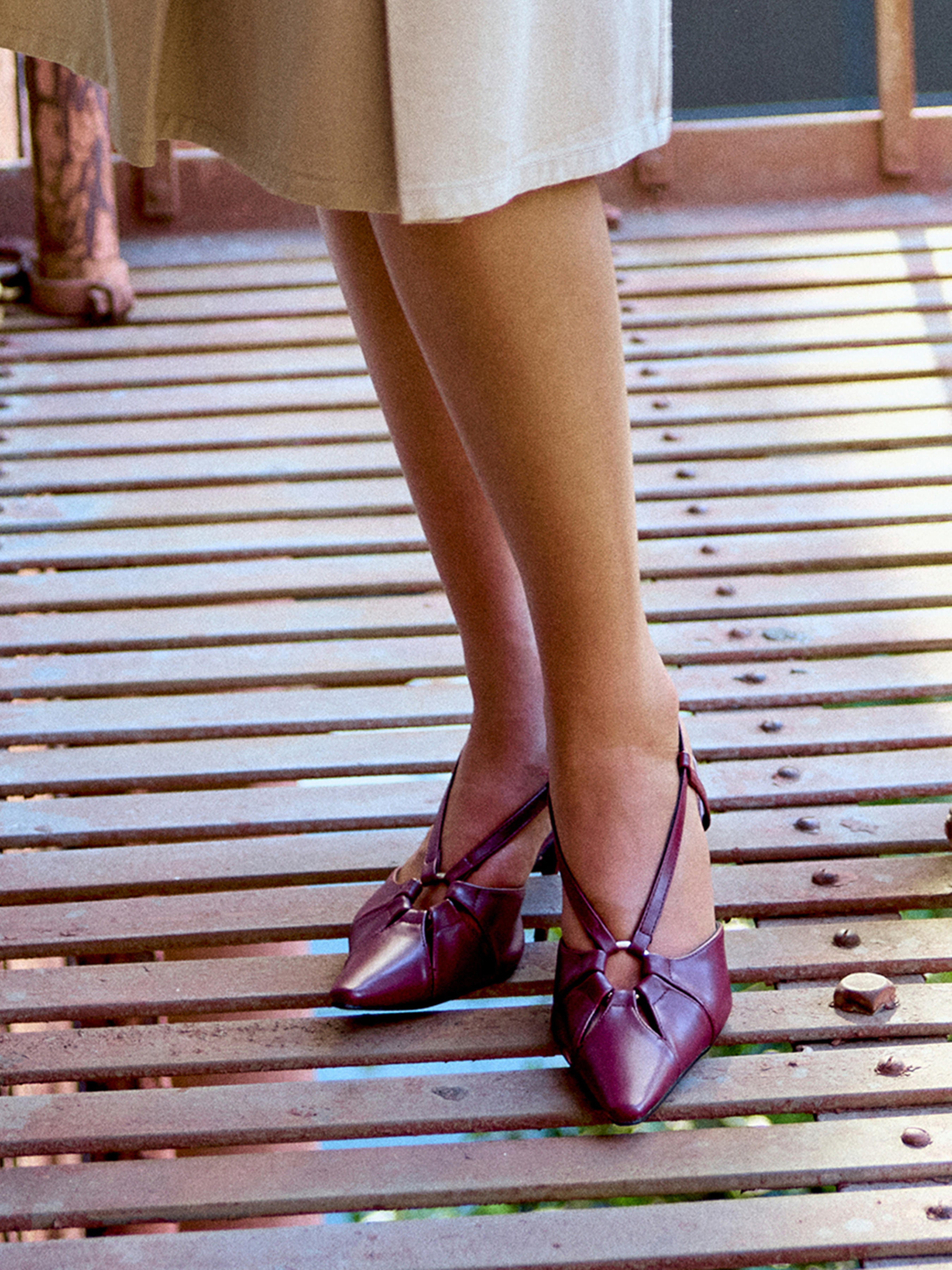 CUTOUT SLINGBACK KITTEN HEELS
