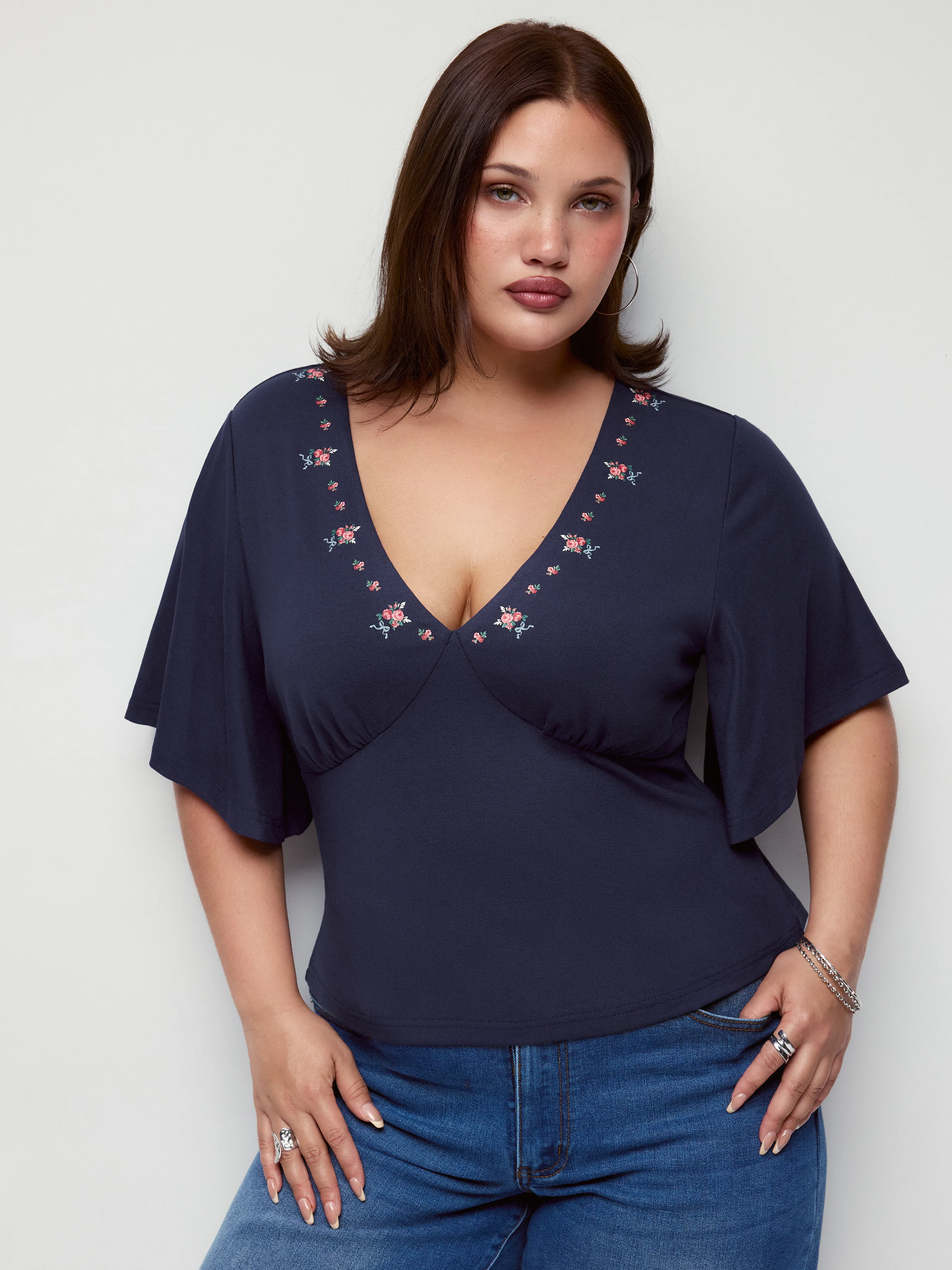 Floral Graphic V-Neck Bell Sleeve Ruched Top Curve & Plus
