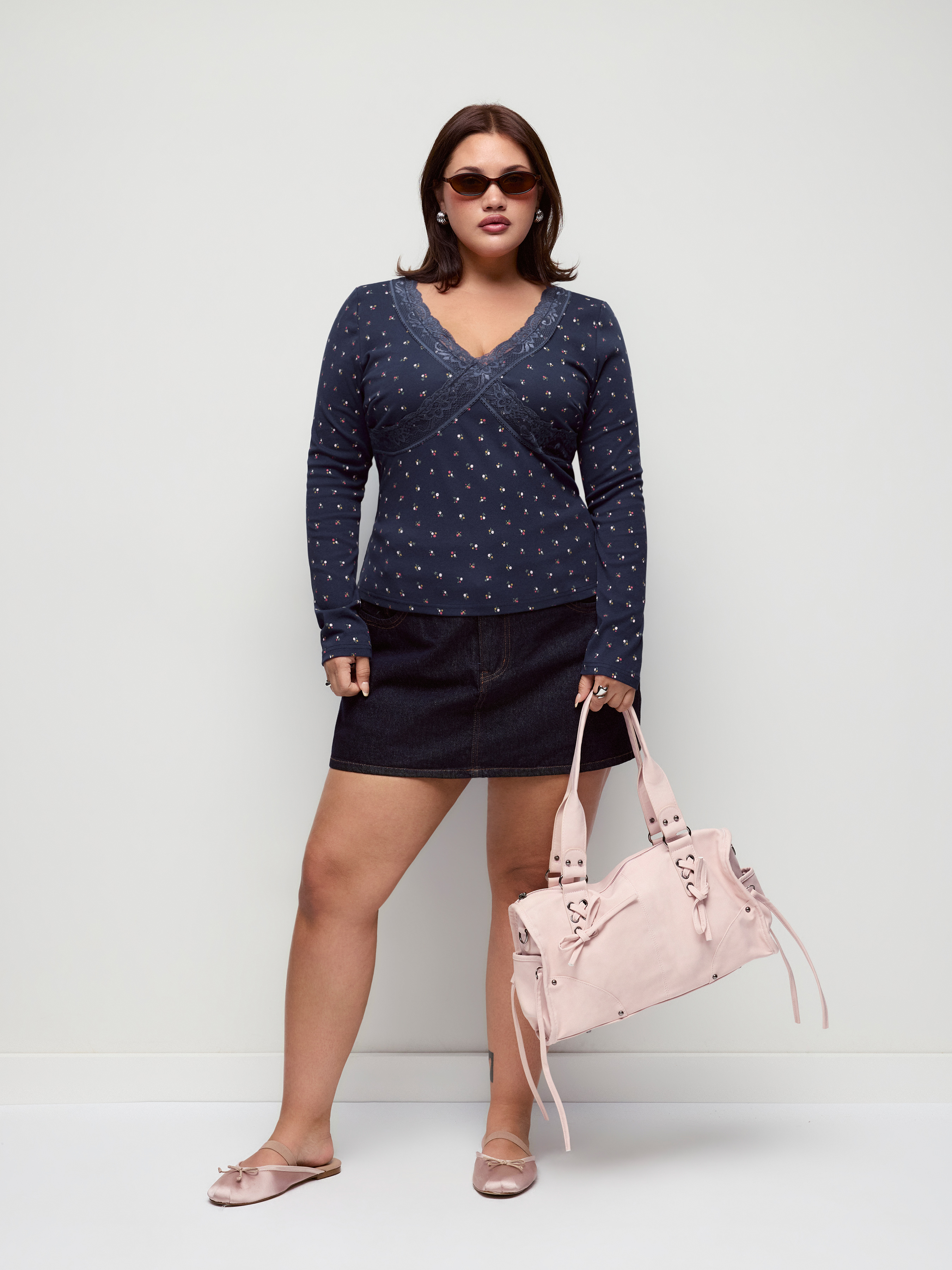 Cotton-blend Floral V-neck Lace Detail Long Sleeve Top Curve & Plus