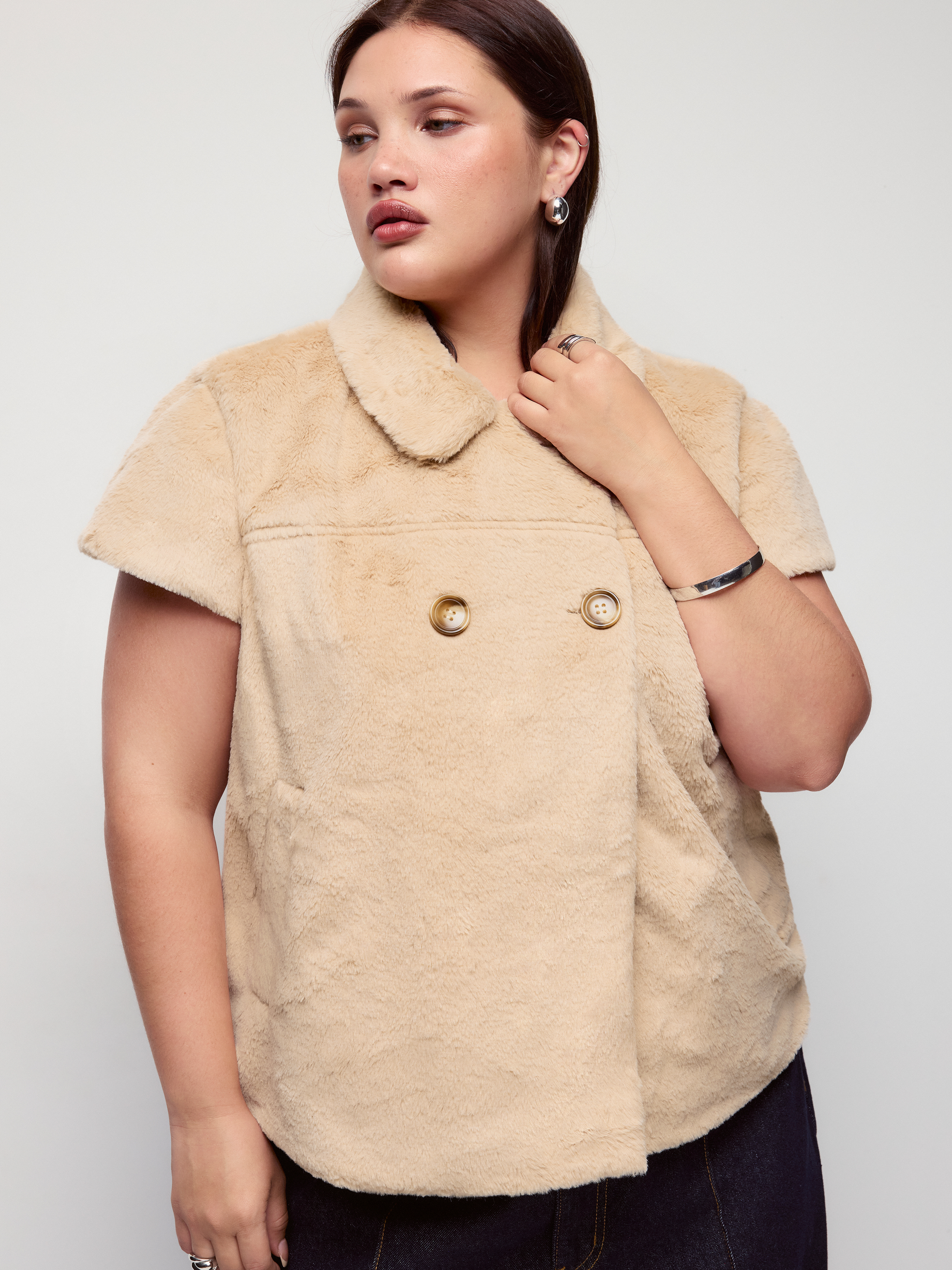 Peter Pan Collar Short Sleeve Faux Fur Oversized Jacket Curve & Plus